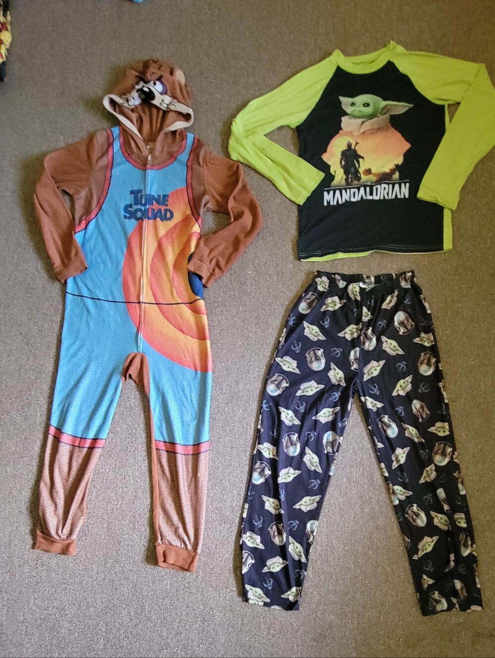 Pants & Unionsuit Warm & CozyBundle includes:1 Boys Size L Space Jam Taz